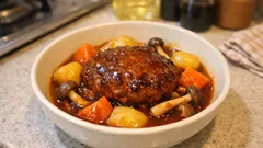 合い挽き肉1kgで大鍋仕込み：煮込みハンバーグが翌日もっとおいしくなる作り方