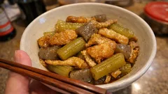 ふき水煮で手軽に—さつま揚げと油揚げの甘辛ふき炒め煮、冷めてもおいしい常備菜